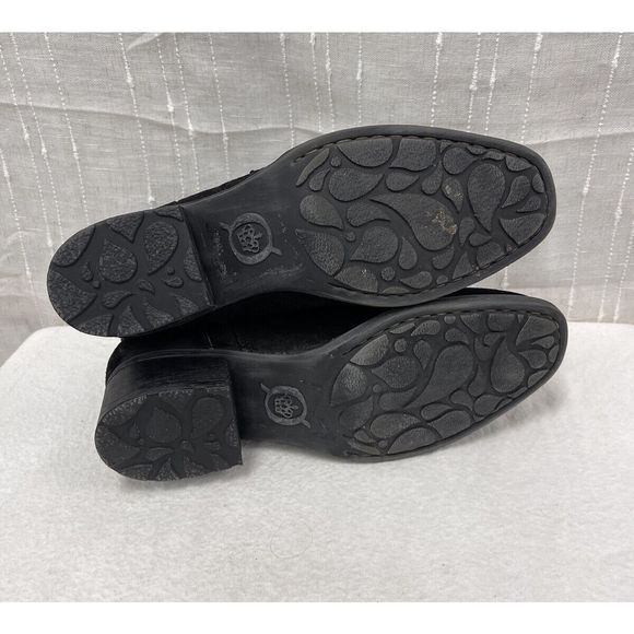 Born Morocco Bootie in Black Distressed Leather Suede size 9.5 Womens - Picture 8 of 9
